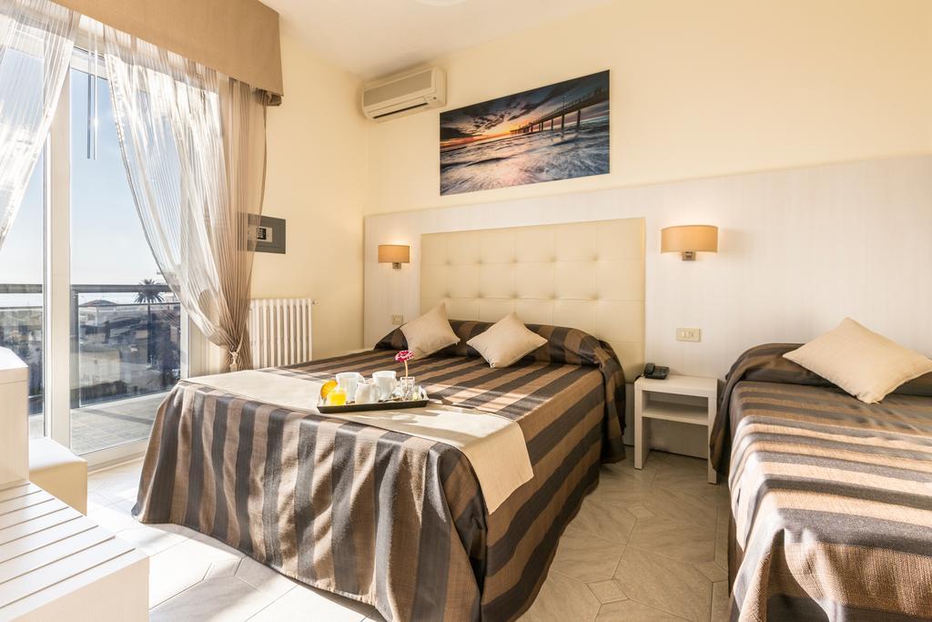 Hotel King Marina di Pietrasanta Oda fotoğraf