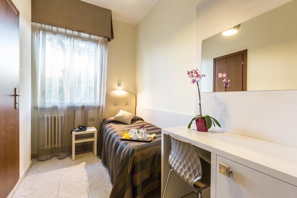 Hotel King Marina di Pietrasanta Oda fotoğraf