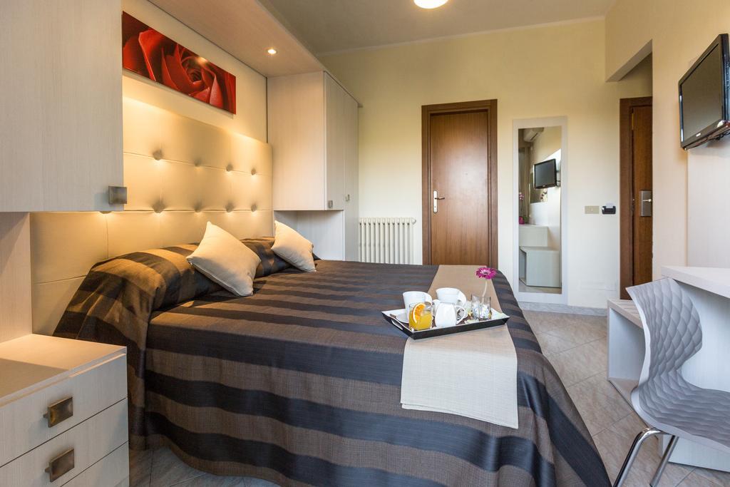 Hotel King Marina di Pietrasanta Oda fotoğraf