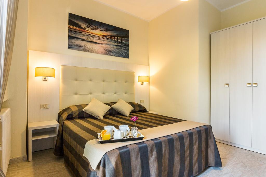 Hotel King Marina di Pietrasanta Oda fotoğraf