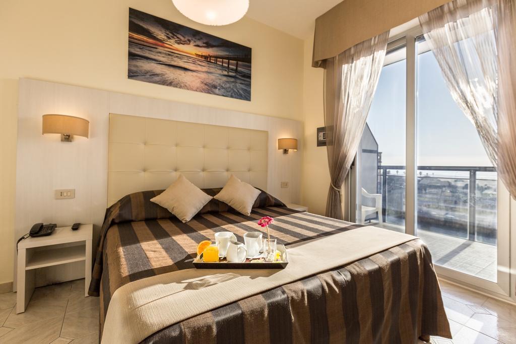 Hotel King Marina di Pietrasanta Oda fotoğraf